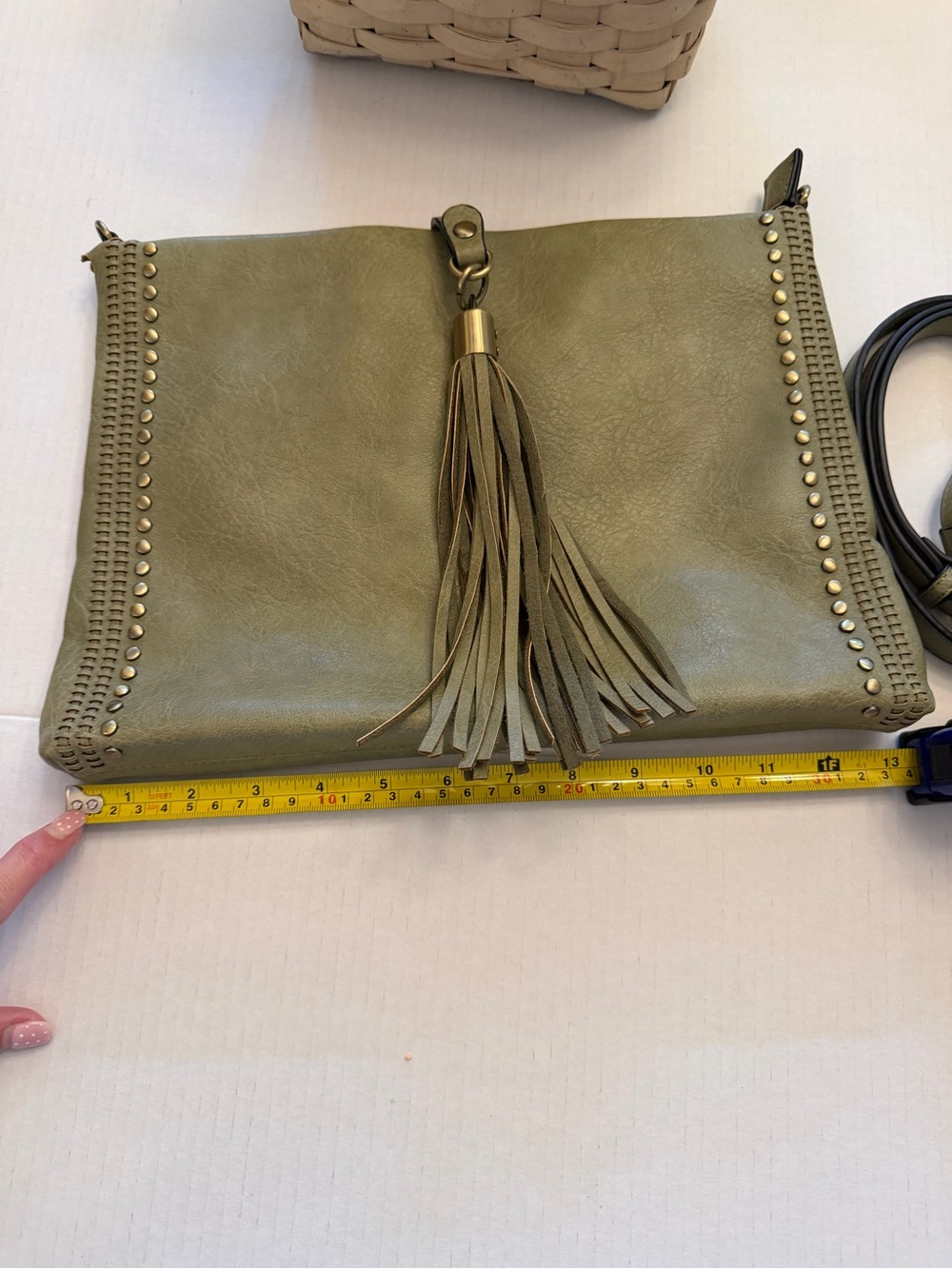 🌿 Jen & Co Olive Fringe Crossbody & Clutch Bag with Stud Accents 🌿 - Picture 11 of 13